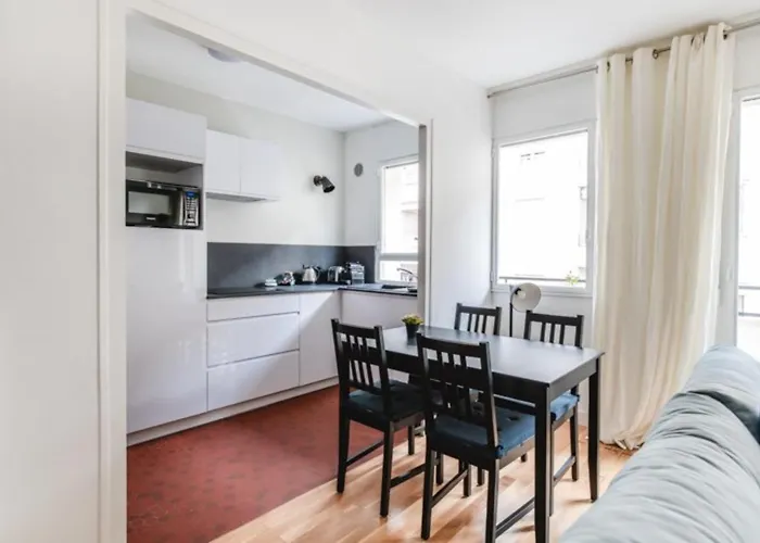 Apartment With Alcove And Balcony Lyon Part-Dieu